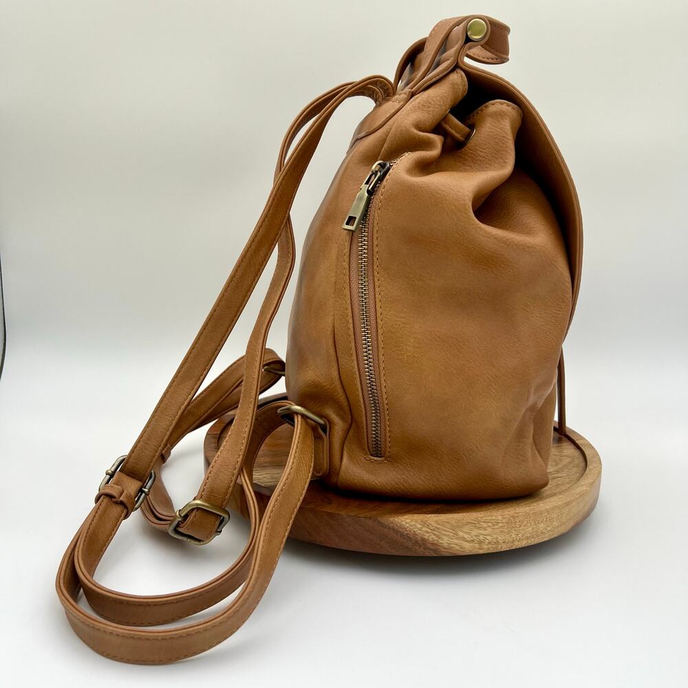 Antik Kraft Stephanie Backpack Tan Vegan Leather Bucket Crossbody Bag Top Handle - Picture 13 of 15